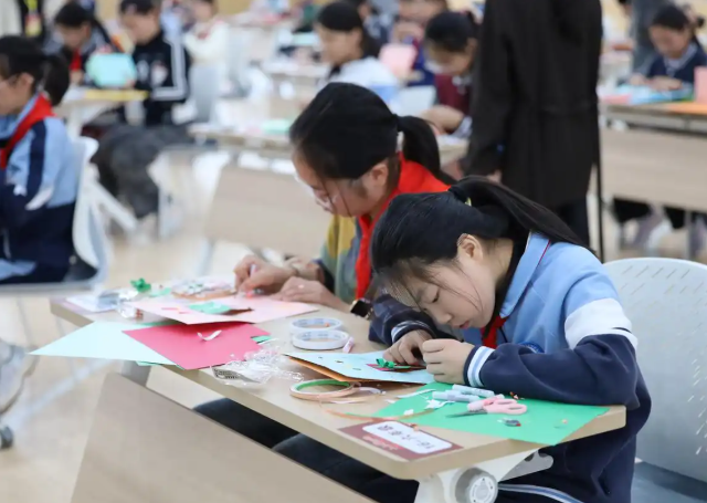 学段为阶依据不同年级孩子的认知特色设置梯度化劳作项目 学段为阶依据不同年级孩子的认知特色设置梯度化劳作项目